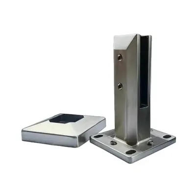 Justerbar räcke i glas